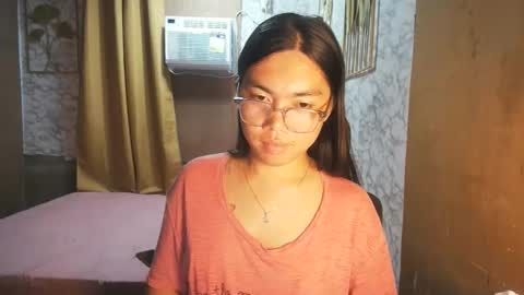 Snapshot of asian_rhean chatting on 09/19/25, 12:50 Rhean online show from 09/19/25, 12:50