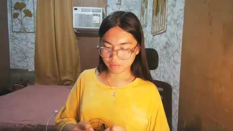 Snapshot of asian_rhean chatting on 09/21/25, 10:50 Rhean online show from 09/21/25, 10:50