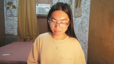 Snapshot of asian_rhean chatting on 09/23/25, 03:09 Rhean online show from 09/23/25, 03:09