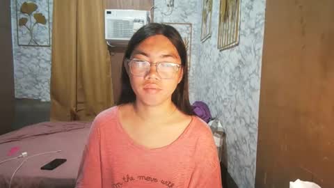 Snapshot of asian_rhean chatting on 09/25/25, 10:24 Rhean online show from 09/25/25, 10:24