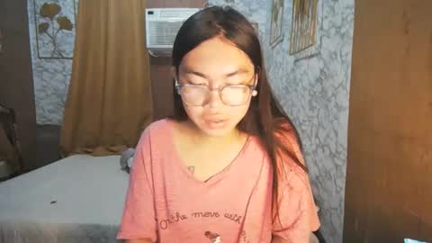 Snapshot of asian_rhean chatting on 10/03/25, 10:40 Rhean online show from 10/03/25, 10:40