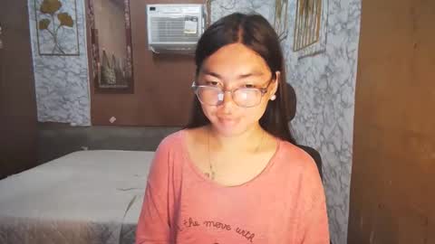 Snapshot of asian_rhean chatting on 10/06/25, 10:51 Rhean online show from 10/06/25, 10:51