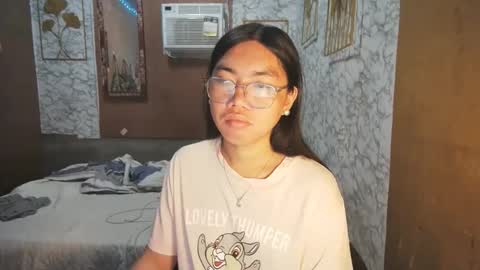 Snapshot of asian_rhean chatting on 10/10/25, 10:53 Rhean online show from 10/10/25, 10:53