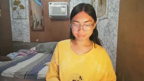 Snapshot of asian_rhean chatting on 11/04/25, 11:09 Rhean online show from 11/04/25, 11:09