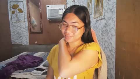 Snapshot of asian_rhean chatting on 11/27/25, 11:29 Rhean online show from 11/27/25, 11:29