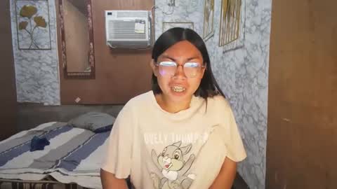 Snapshot of asian_rhean chatting on 11/29/25, 11:19 Rhean online show from 11/29/25, 11:19