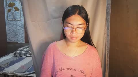 Snapshot of asian_rhean chatting on 12/02/25, 11:00 Rhean online show from 12/02/25, 11:00