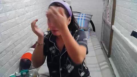 Snapshot of asian_sexydimples chatting on 09/10/25, 12:05 Trixie online show from 09/10/25, 12:05