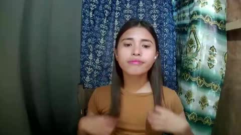 Snapshot of asian_sofiaxxx chatting on 03/22/26, 05:33 Sofia online show from 03/22/26, 05:33