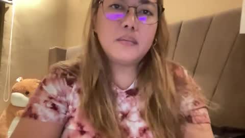 Snapshot of asianbunny10 chatting on 06/06/26, 12:21 Curvy online show from 06/06/26, 12:21
