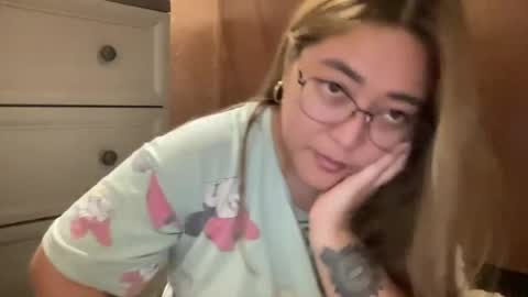 Snapshot of asianbunny10 chatting on 07/30/26, 04:28 Curvy online show from 07/30/26, 04:28