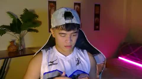 Snapshot of asiancarl_bigcock chatting on 03/20/26, 08:25 kairo dewji in ifbi online show from 03/20/26, 08:25