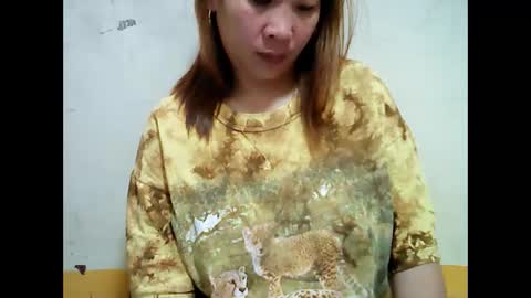 Snapshot of asiancutie143 chatting on 04/28/26, 11:21 asiancutie143 online show from 04/28/26, 11:21