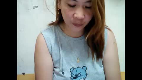 Snapshot of asiancutie143 chatting on 05/14/26, 10:38 asiancutie143 online show from 05/14/26, 10:38