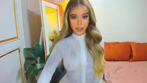 Snapshot of asiandiamond69 chatting on 10/04/25, 11:19 elizabeth arden online show from 10/04/25, 11:19