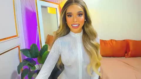 Snapshot of asiandiamond69 chatting on 10/19/25, 01:34 elizabeth arden online show from 10/19/25, 01:34