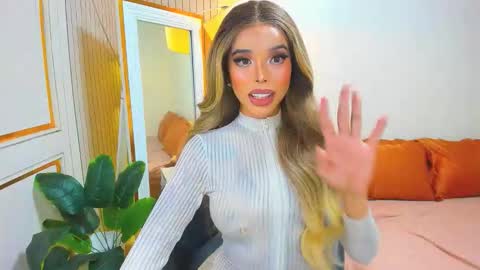 Snapshot of asiandiamond69 chatting on 10/29/25, 02:47 elizabeth arden online show from 10/29/25, 02:47