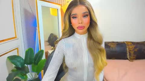 Snapshot of asiandiamond69 chatting on 10/30/25, 12:34 elizabeth arden online show from 10/30/25, 12:34