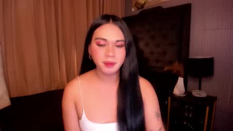 Snapshot of asianhugecockjulia1 chatting on 02/25/26, 03:21 JULIA online show from 02/25/26, 03:21