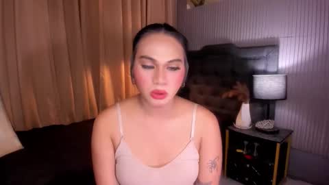 Snapshot of asianhugecockjulia1 chatting on 03/14/26, 06:46 JULIA online show from 03/14/26, 06:46