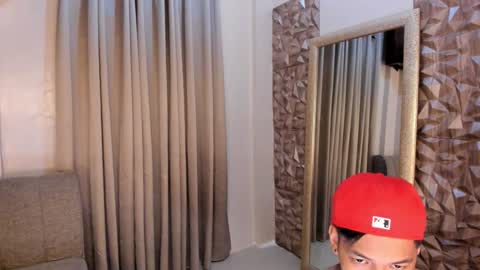 VICTORIA SCOTT online show from 02/04/25, 12:40