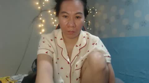 Snapshot of asianindulgent chatting on 04/16/26, 02:18 AMARA online show from 04/16/26, 02:18