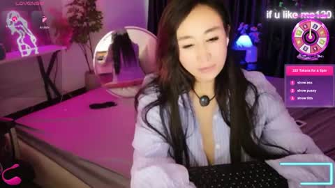 Snapshot of asianqueen777ohmi chatting on 06/27/26, 02:49 Rose Mingna online show from 06/27/26, 02:49