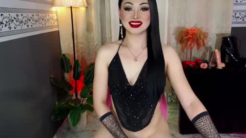Snapshot of asiansexhunter chatting on 04/21/26, 07:39 Ms. MONICA online show from 04/21/26, 07:39