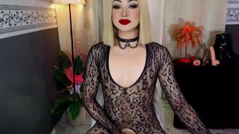 Snapshot of asiansexhunter chatting on 04/24/26, 08:44 Ms. MONICA online show from 04/24/26, 08:44