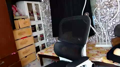 Snapshot of asiantsugar4u chatting on 12/03/25, 11:08 Trish online show from 12/03/25, 11:08