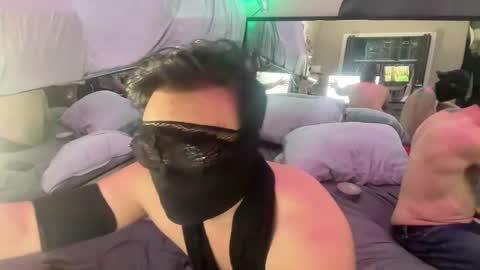 Snapshot of asianwhite109430742176 chatting on 12/15/25, 07:51 asianwhite109430742176 online show from 12/15/25, 07:51