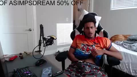 Snapshot of asimpsdream chatting on 09/19/25, 01:12 asimpsdream online show from 09/19/25, 01:12