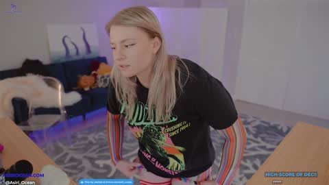 Asiri   pronounced Ah-siri Please no nicknames   3 online show from 12/10/24, 03:20