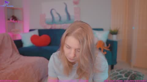 Asiri   pronounced Ah-siri Please no nicknames   3 online show from 02/24/26, 01:09