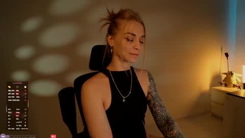 Snapshot of ask_alexa chatting on 11/15/25, 07:05 Ask Alexa online show from 11/15/25, 07:05