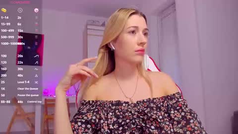 Caroline online show from 03/09/25, 03:27