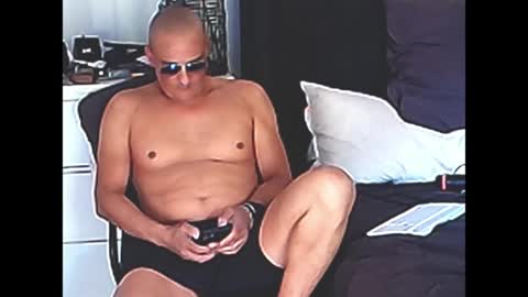 Snapshot of askil8802 chatting on 04/04/26, 06:33 askil8802 online show from 04/04/26, 06:33