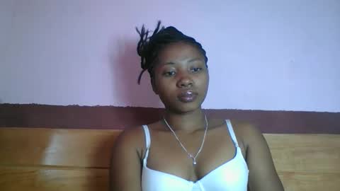 asmiraa online show from 03/22/26, 10:07