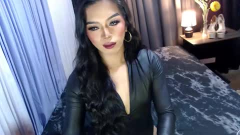 Margaux Miller online show from 10/15/25, 06:41