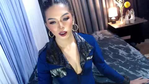 Margaux Miller online show from 10/16/25, 06:53