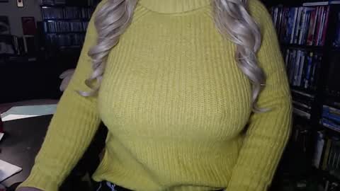 Aspen Vale online show from 09/21/25, 02:46