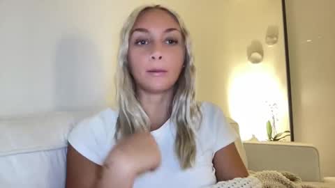 Snapshot of aspenaries chatting on 03/05/25, 12:49 Aspen Aries online show from 03/05/25, 12:49