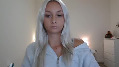 Snapshot of aspenaries chatting on 10/29/25, 02:14 Aspen Aries online show from 10/29/25, 02:14