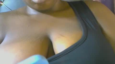 Snapshot of ass_playbuttom chatting on 12/20/25, 02:02 assplaybuttom online show from 12/20/25, 02:02