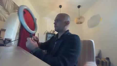 assassinforu online show from 11/05/25, 10:37