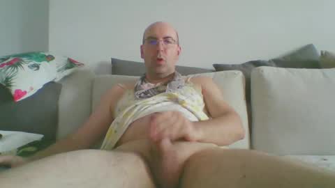 Snapshot of assbitch189 chatting on 06/12/26, 08:24 assbitch189 online show from 06/12/26, 08:24
