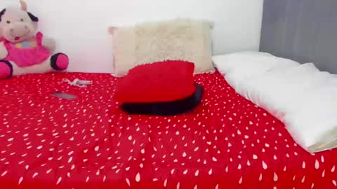 Snapshot of asshley_cute chatting on 12/14/24, 11:01 instagramsoofiaa giraldo online show from 12/14/24, 11:01