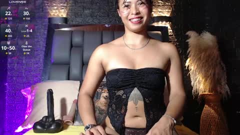 Snapshot of assia_roos chatting on 05/21/26, 10:22 Nahomi online show from 05/21/26, 10:22