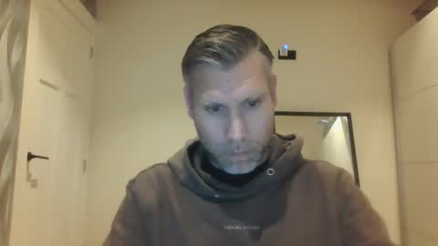 Snapshot of assmani28 chatting on 12/14/24, 11:56 Assmani28 online show from 12/14/24, 11:56