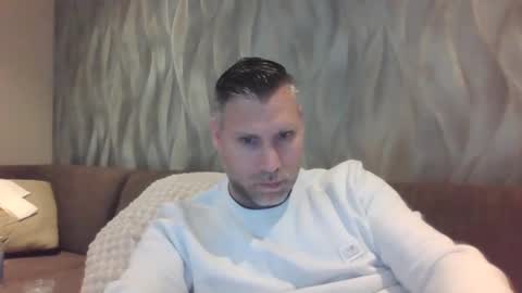 Snapshot of assmani28 chatting on 02/28/25, 01:14 Assmani28 online show from 02/28/25, 01:14